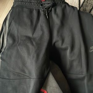 Nike tech joggers size xl black